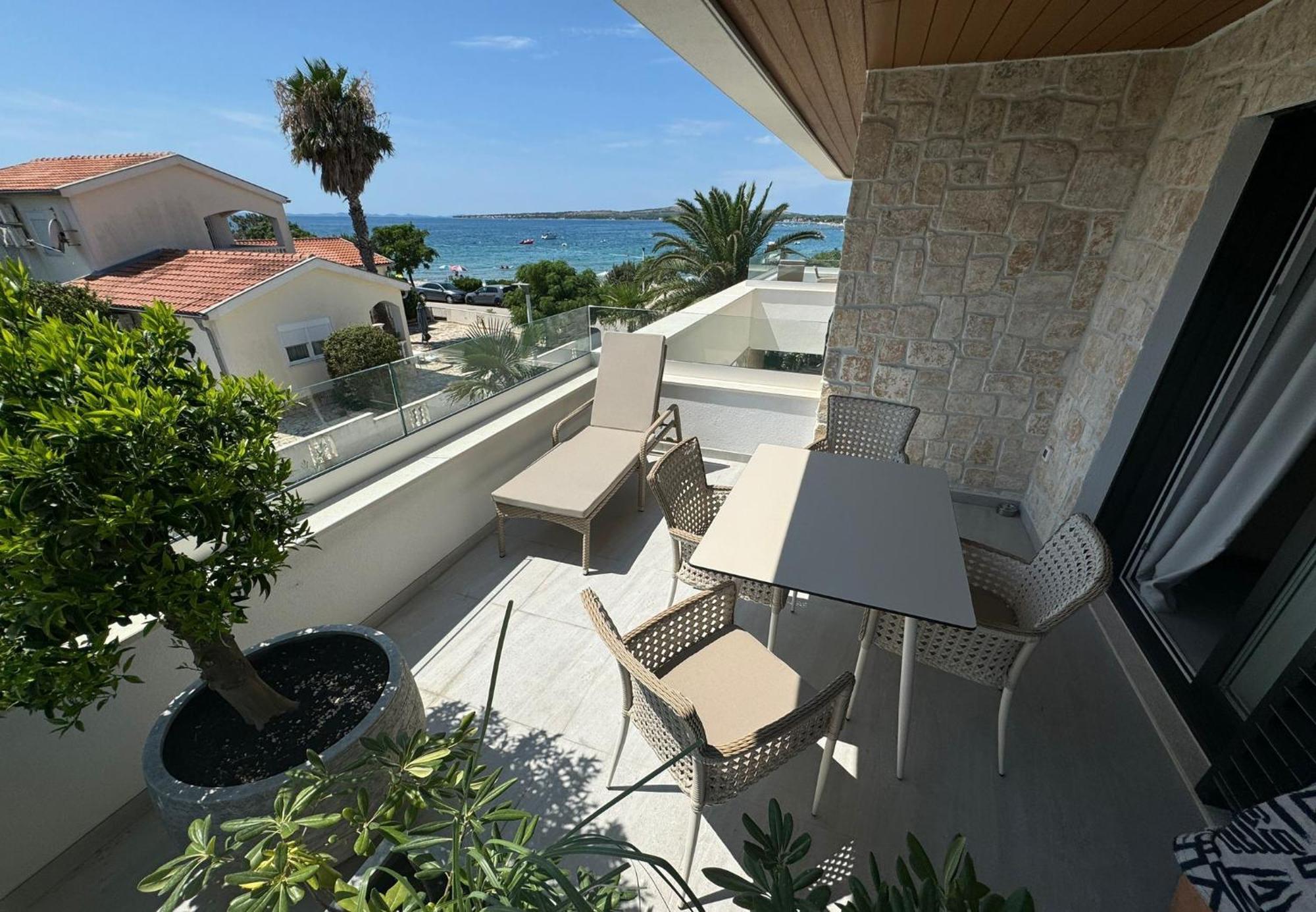 Apartments Dernaj Vir Exterior photo